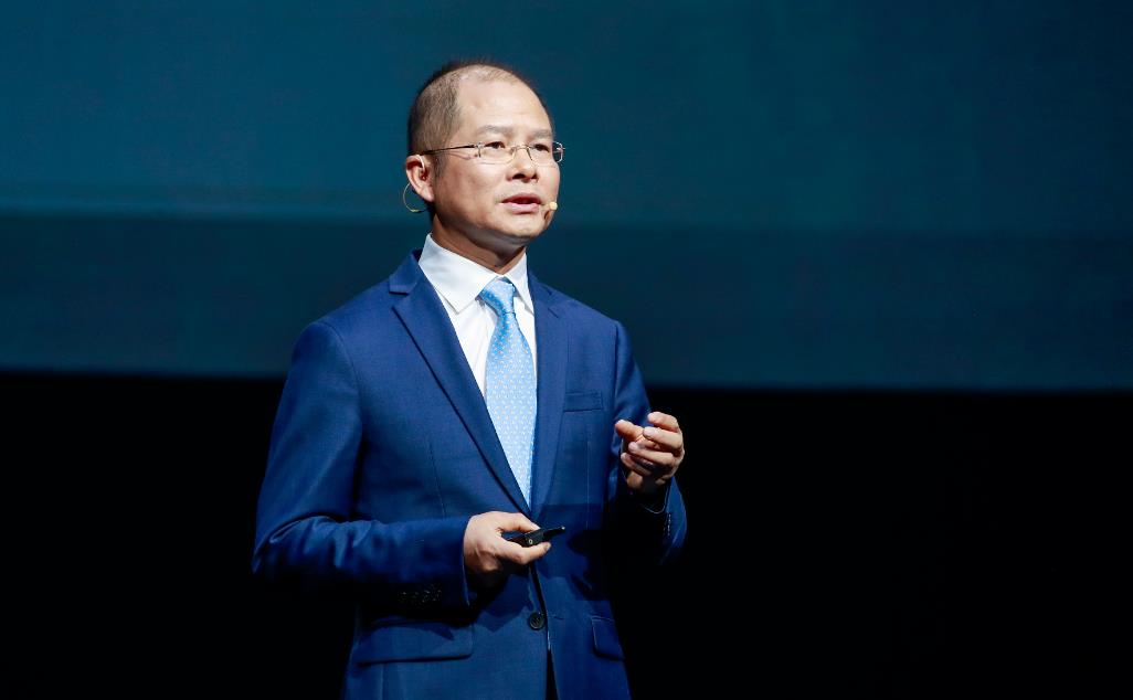华为宣布徐直军接任轮值董事长，2023年营收增长显著