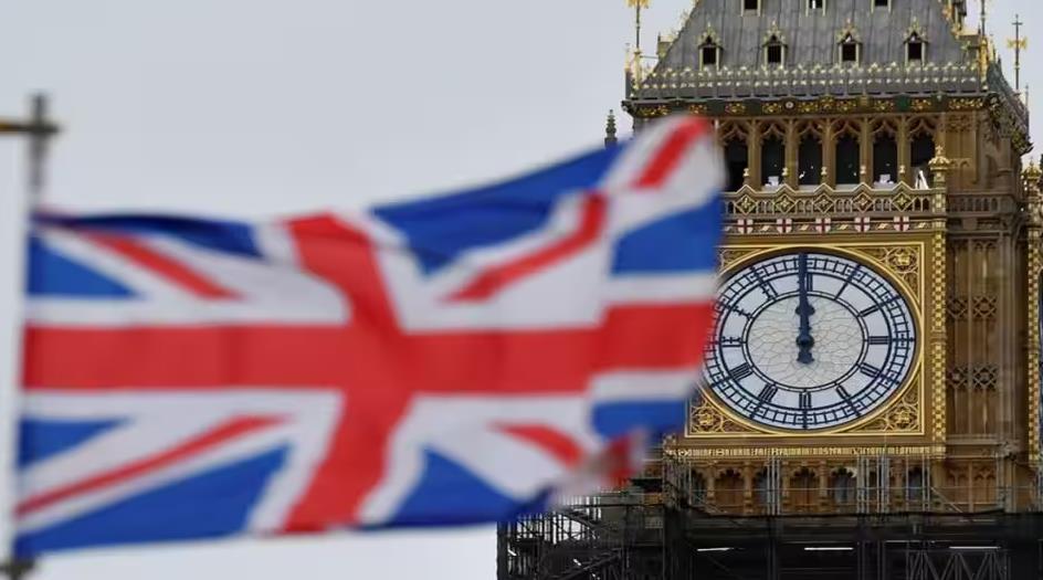 英格兰或推更严户外吸烟禁令,政府考虑全面控烟措施